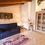Casale Manzoni Apartamento